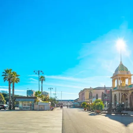 Villino San Martino 350m Dal Mare With Covered Parking Вілла