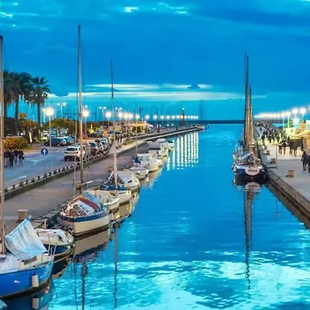 Villino San Martino 350m Dal Mare With Covered Parking Willa Viareggio