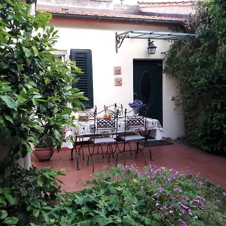 Villino San Martino 350m Dal Mare With Covered Parking * Viareggio